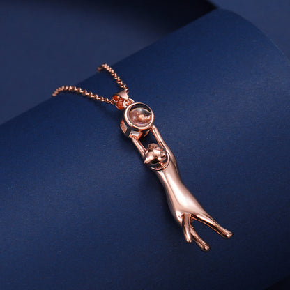 Simple and versatile kitten nano projection pendant