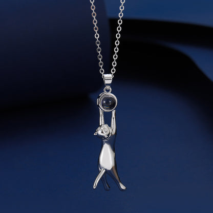 Simple and versatile kitten nano projection pendant